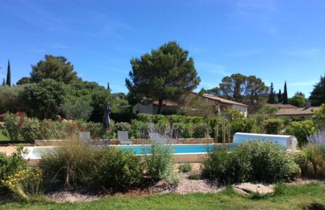 Mazet De La Lavande Uzes Exterior photo